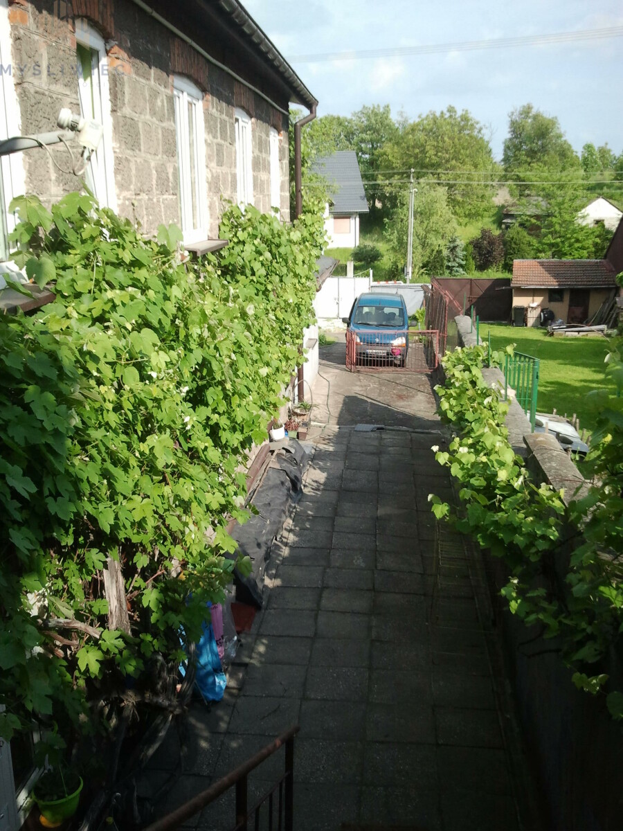 proszowicki, Koszyce, Dom z dwoma lokalami usługowymi / KOSZYCE RYNEK