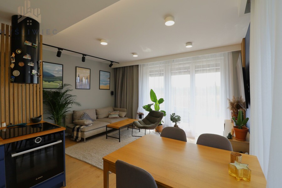 Kraków, Dębniki, Bpa. Albina Małysiaka, Do wejścia / taras 30m / hala garażowa/ smart home