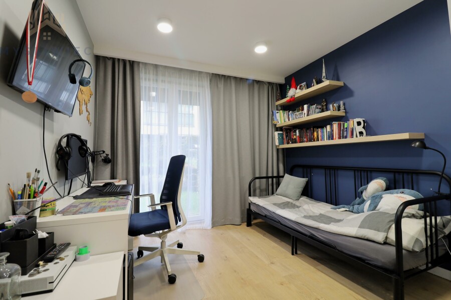 Kraków, Dębniki, Bpa. Albina Małysiaka, Do wejścia / taras 30m / hala garażowa/ smart home