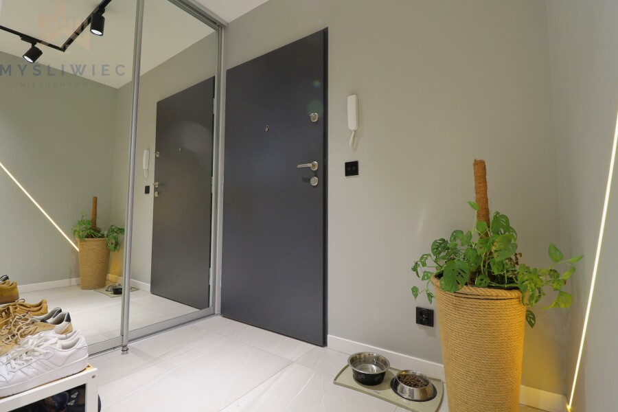 Kraków, Dębniki, Bpa. Albina Małysiaka, Do wejścia / taras 30m / hala garażowa/ smart home