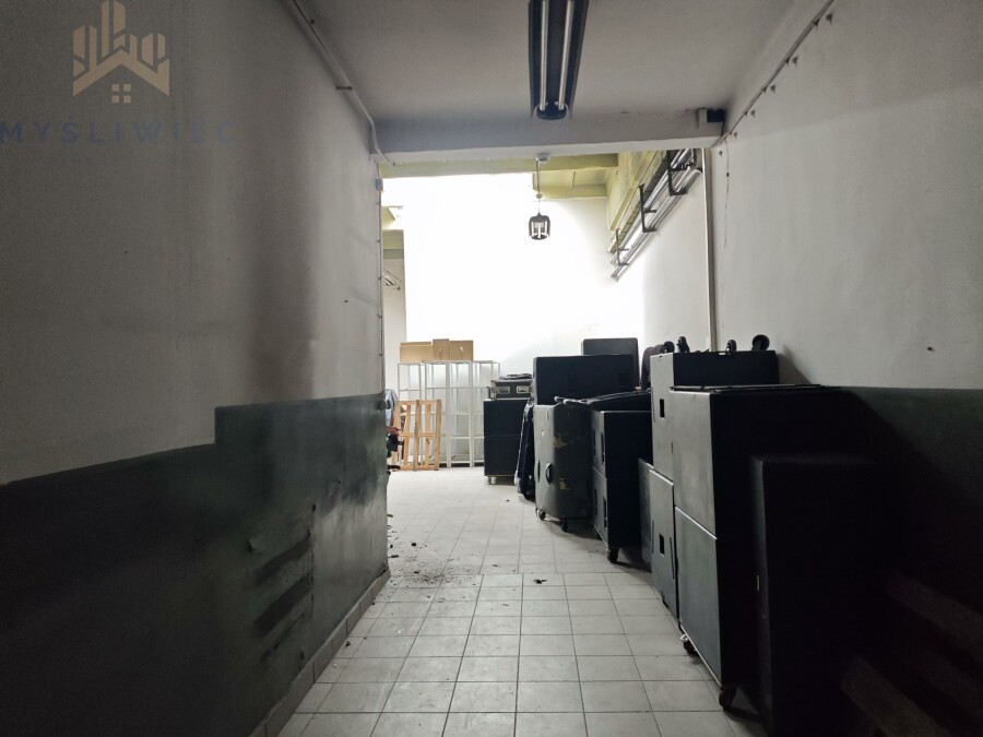 Kraków, Kraków-Krowodrza, Krowodrza, Władysława Łokietka, Ogrzewana powierzchnia usługowo-magazynowa 200-300 m2 z parkingiem