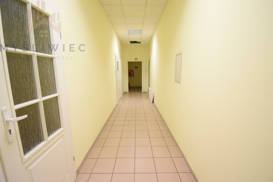krakowski, Zabierzów, Balice, Sportowa, Biura i powierzchnie magazynowe / różne metraże / pierwsze piętro