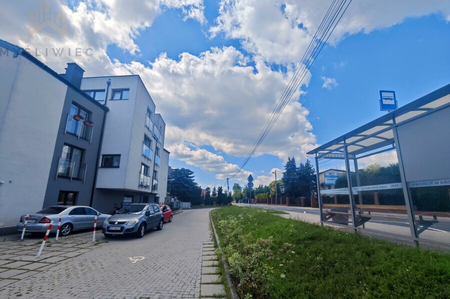 Kraków, Cechowa, Schludne mieszkanie blisko A4 w bloku z 2020 roku z komórką i miejscem